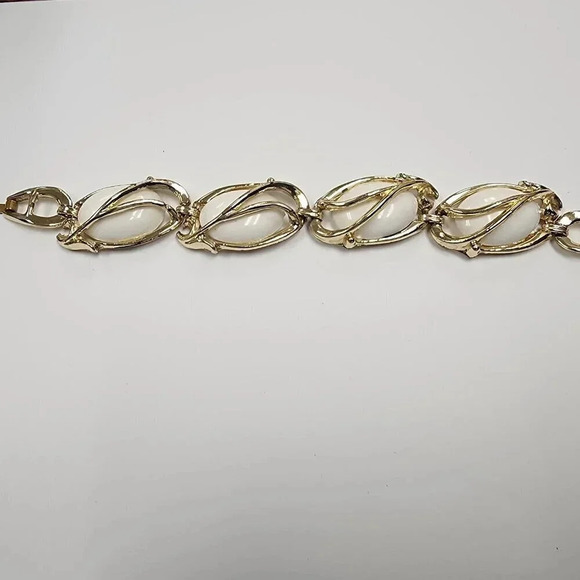 Vintage White Milk Glass Links Bangle Bracelet Gold Tone Fold Over Clasp - Picture 1 of 6